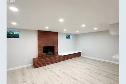 12041 NE Siskiyou St, Portland, OR 97220 - Photo 11