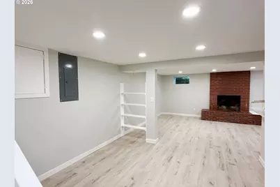 12041 NE Siskiyou St, Portland, OR 97220 - Photo 13