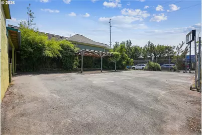 1114 SE Clay St, Portland, OR 97214 - Photo 3