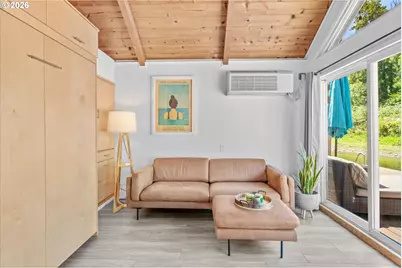 7720 S Macadam Ave, Portland, OR 97219 - Photo 9