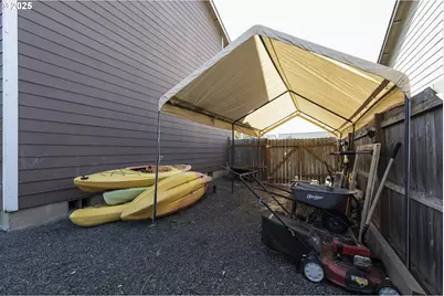 1026 E 15th St, Lafayette, OR 97127 - Photo 23