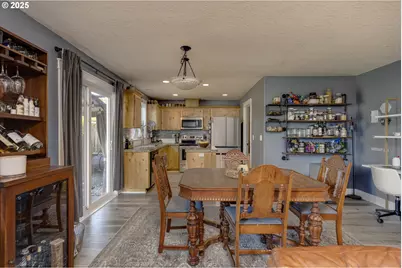 1026 E 15th St, Lafayette, OR 97127 - Photo 9