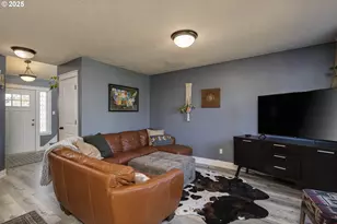 1026 E 15th St, Lafayette, OR 97127 - Photo 7