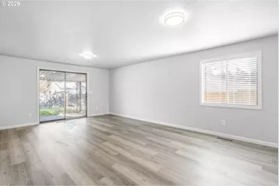 2713 E Walnut Ave, Newberg, OR 97132 - Photo 15
