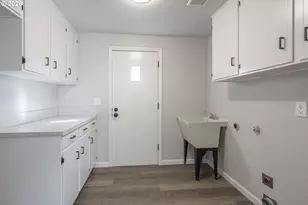 2713 E Walnut Ave, Newberg, OR 97132 - Photo 11