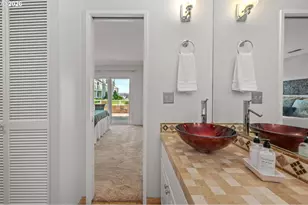 113 N Hayden Bay Dr, Portland, OR 97217 - Photo 19