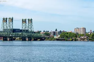 113 N Hayden Bay Dr, Portland, OR 97217 - Photo 3