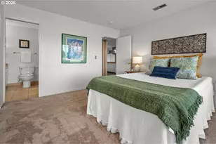 113 N Hayden Bay Dr, Portland, OR 97217 - Photo 17