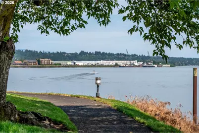 113 N Hayden Bay Dr, Portland, OR 97217 - Photo 31