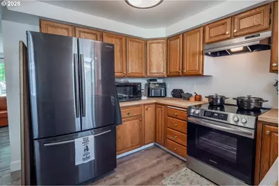 2021 Cedar Ave, Reedsport, OR 97467 - Photo 9
