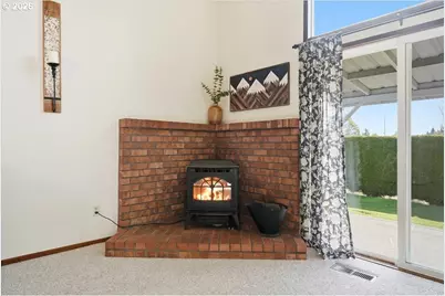4094 5th St, Hubbard, OR 97032 - Photo 15