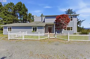 220 Flake St, Port Orford, OR 97465 - Photo 3