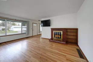 10608 NE Tillamook St, Portland, OR 97220 - Photo 3