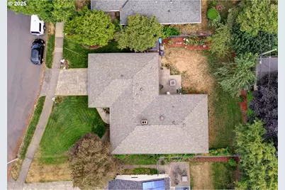 10608 NE Tillamook St, Portland, OR 97220 - Photo 19