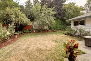 10608 NE Tillamook St, Portland, OR 97220 - Photo 15