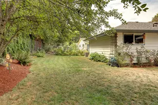 10608 NE Tillamook St, Portland, OR 97220 - Photo 17