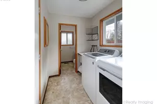 10608 NE Tillamook St, Portland, OR 97220 - Photo 11