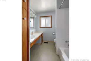 10608 NE Tillamook St, Portland, OR 97220 - Photo 21