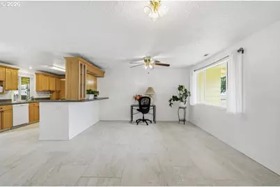 11722 NW 9th Ave, Vancouver, WA 98685 - Photo 9