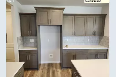 712 Magnolia Ave, Woodburn, OR 97071 - Photo 5
