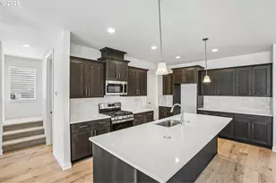 712 Magnolia Ave, Woodburn, OR 97071 - Photo 5