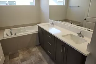 712 Magnolia Ave, Woodburn, OR 97071 - Photo 21