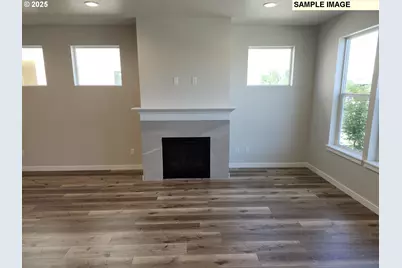 712 Magnolia Ave, Woodburn, OR 97071 - Photo 3