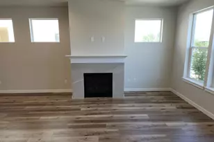 712 Magnolia Ave, Woodburn, OR 97071 - Photo 3