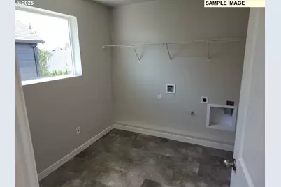 712 Magnolia Ave, Woodburn, OR 97071 - Photo 17
