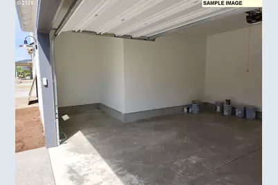 712 Magnolia Ave, Woodburn, OR 97071 - Photo 9