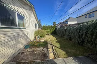1590 Astor Way, Woodburn, OR 97071 - Photo 3