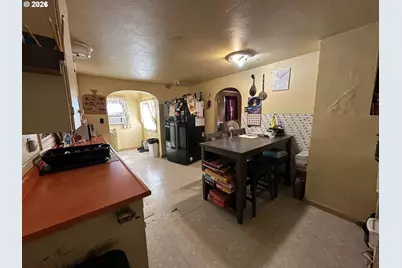 467 17th St, Springfield, OR 97477 - Photo 5