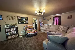 467 17th St, Springfield, OR 97477 - Photo 3