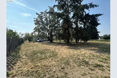 467 17th St, Springfield, OR 97477 - Photo 9