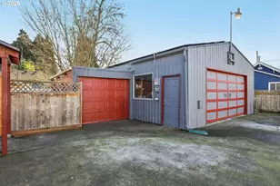 9328 SE Glenwood St, Portland, OR 97266 - Photo 5