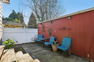 9328 SE Glenwood St, Portland, OR 97266 - Photo 37