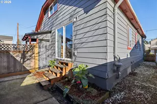 9328 SE Glenwood St, Portland, OR 97266 - Photo 35