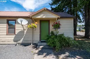 1044 23rd Ave, Sweet Home, OR 97386 - Photo 3