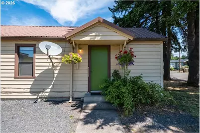 1044 23rd Ave, Sweet Home, OR 97386 - Photo 1