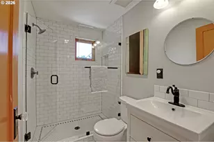 3335 NE Holladay St, Portland, OR 97232 - Photo 23
