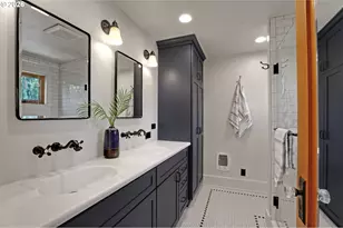 3335 NE Holladay St, Portland, OR 97232 - Photo 19