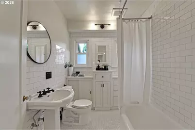 3335 NE Holladay St, Portland, OR 97232 - Photo 13