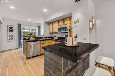 6836 N Pittsburg Ave, Portland, OR 97203 - Photo 13