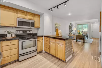 6836 N Pittsburg Ave, Portland, OR 97203 - Photo 15