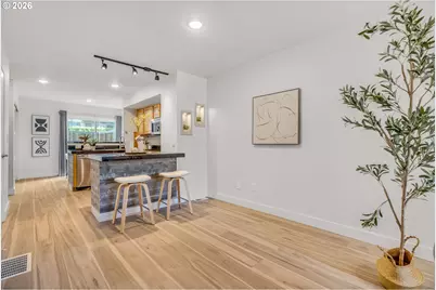 6836 N Pittsburg Ave, Portland, OR 97203 - Photo 9