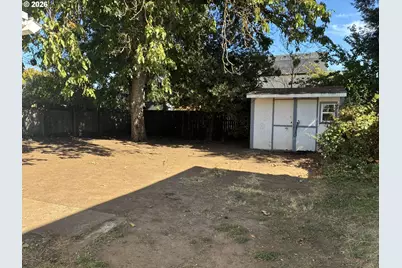 6416 N Omaha Ave, Portland, OR 97217 - Photo 9
