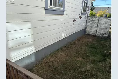 6416 N Omaha Ave, Portland, OR 97217 - Photo 11