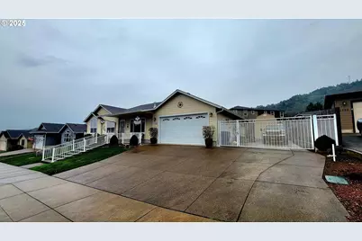 1570 W Basil St, Roseburg, OR 97471 - Photo 3