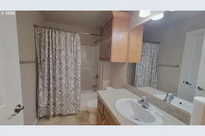 1570 W Basil St, Roseburg, OR 97471 - Photo 15