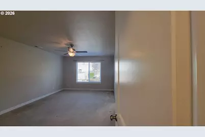 1570 W Basil St, Roseburg, OR 97471 - Photo 23